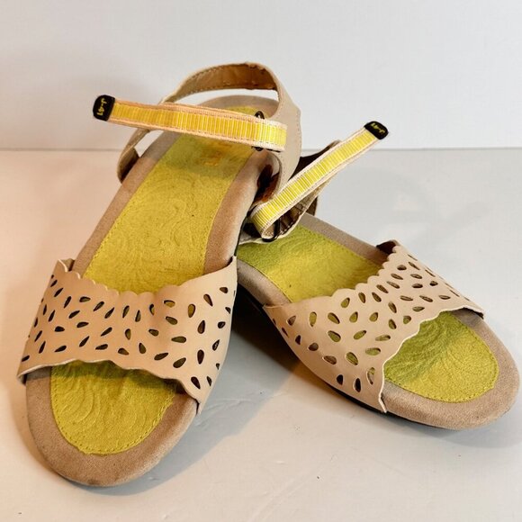 J-41 Adventure On Comfort Sandals Adjustable Cut Out Womens 7 Beige Boho Outdoor - Picture 12 of 12